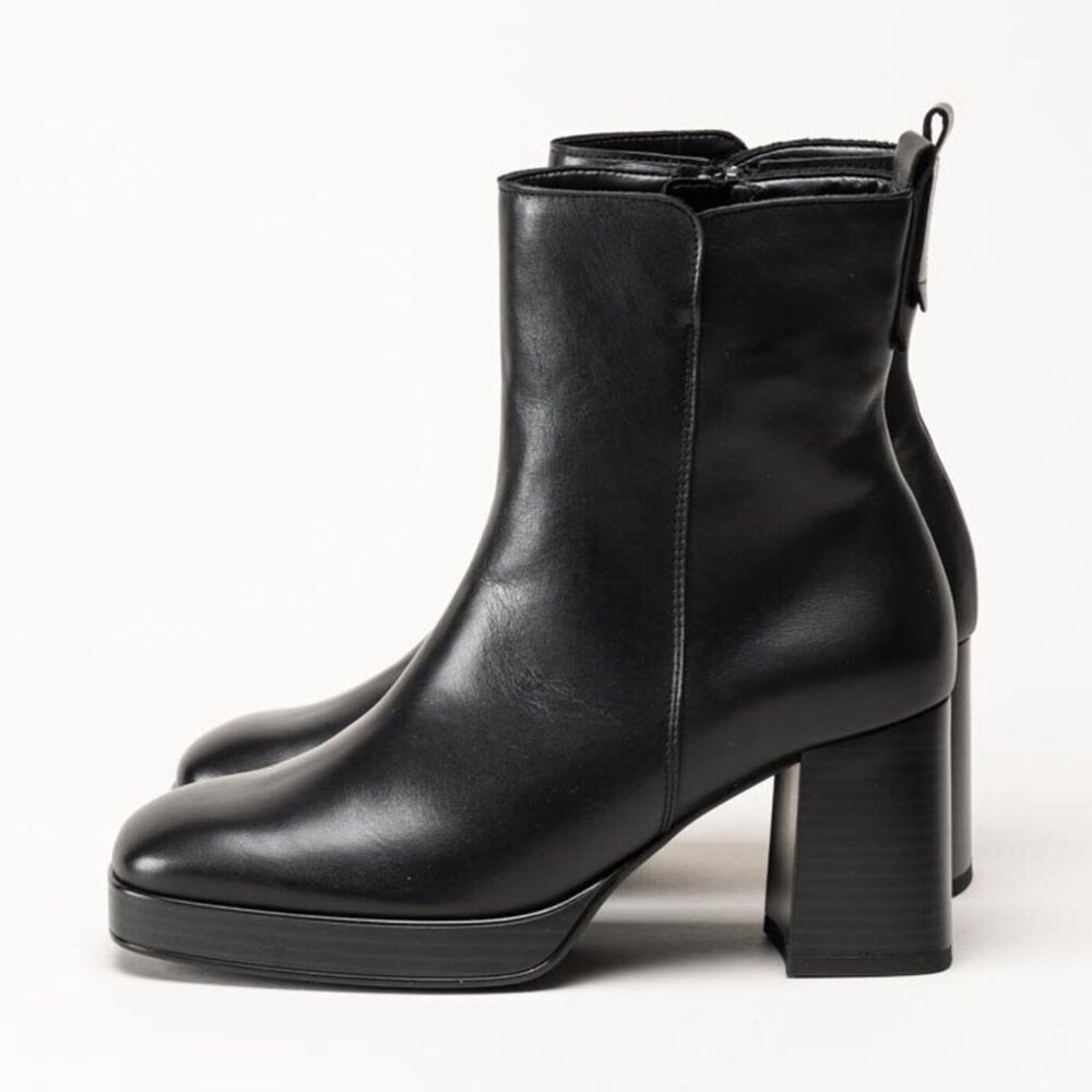 NEW GABOR Black Leather Platform Boots Block Heel Side Zipper Ankle - Size 5.5